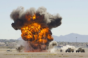 Ракетная база в провинции Бушер на юге Ирана подверглась удару с воздуха