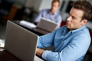 Россияне массово возвращаются к электронной почте из-за сбоев в Telegram

