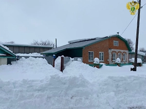 В Чувашии две женщины погибли при сходе снега во время уборки крыши