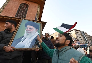 Иранский аятолла Ширази объявил джихад Израилю и США после убийства Хаменеи