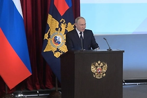 Путин отметил ключевую роль НАК в становлении системы антитеррора в России