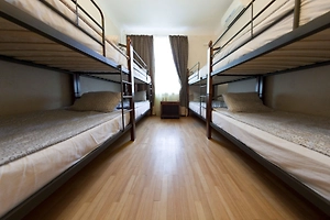 В Госдуме призвали ужесточить правила размещения хостелов в жилых домах