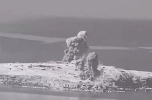 Удар по отряду ВСУ, высадившемуся на острове Змеиный, попал на видео