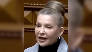 Тимошенко расплела фирменную косу ради «царь-бублика»