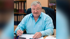 Главврач кубанского СПИД-центра фиктивно устроил родню, обчистив бюджет на миллионы