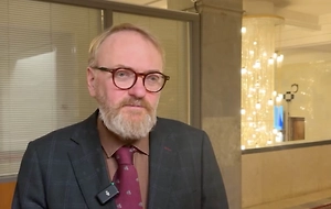 Милонов заподозрил весенние «шизофренические отклонения» у покупателей секс-шопов