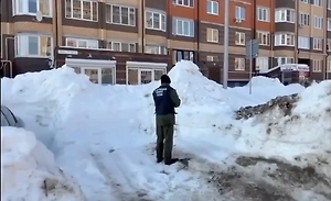 Важного коммунальщика задержали после падения наледи на девочку в Марий Эл