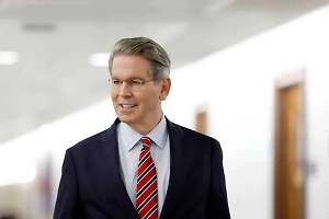 Глава Минфина США назвал разрешение на продажу российской нефти краткосрочным
