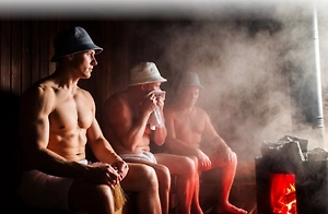 Минус 50% сперматозоидов: Мужчинам объяснили, как два часа в бане бьют по шансам на отцовство