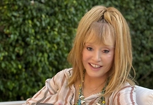 Пугачёва вынуждена ходить с тростью из-за проблем после омолаживающих процедур