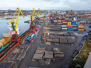 Беспрозванных опроверг информацию о задержках грузов для Калининградской области