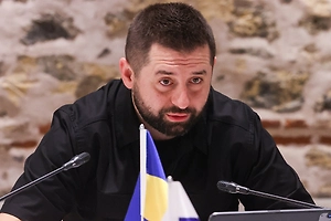 НАБУ может вызвать главу «Слуги народа» на допрос по делу о зарплатах в конвертах