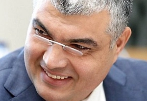 С 1 января 2026 года выплата проиндексирована на 4% и составляет 1 841 руб. Поствакцинальные осложнения — это тяжёлые и стойкие нарушения состояния здоровья, которые развиваются после профилактической прививки. К ним относятся анафилактический шок, тяжёлые аллергические реакции, поражения центральной нервной системы, нарушения работы сердца, почек, суставов, которые возникли в результате вакцинации и подтверждены медицинскими документами