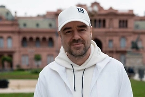 Возлюбленный Дибровой Роман Товстик заработал на бизнесе 220 млн рублей за год