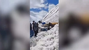 В Индии из-за схода лавин погибли семь человек, ещё пятеро ранены