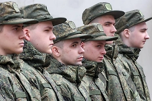 Призыв в РФ стал круглогодичным, но отправка новобранцев сохраняет сезонный ритм