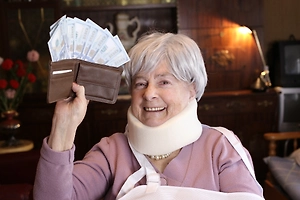 Россиянам рассказали, что грозит за подделку инвалидности ради пенсии