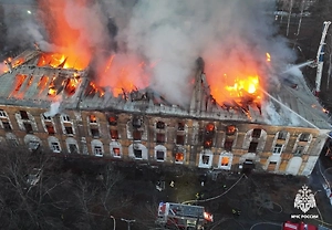 До трёх увеличилось число пострадавших при ночном пожаре в Ярославле