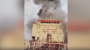 Нефтяной танкер атакован у берегов Омана, есть погибший