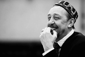 Легендарный драматург Николай Коляда умер после недели в коме