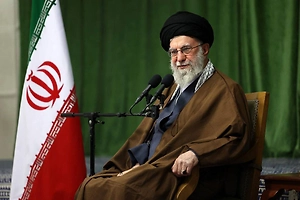 Израиль мог получить координаты Хаменеи от предателей в его окружении, заявил подполковник ФСБ