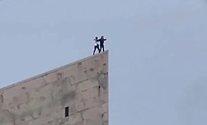 В Новороссийске пара повторила сцену из «Титаника» на памятнике, её ищет полиция