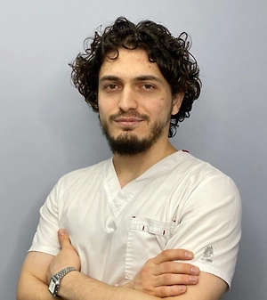 Скрежетание зубами, неправильный прикус и отсутствие соседних зубов создают повышенную нагрузку. Даже качественно восстановленный зуб может не выдержать постоянного давления.