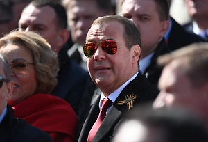 Медведев избрал для Зеленского семь оскорбительных эпитетов всего в одном посте