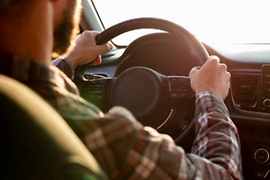 Автомеханик угнал машину клиента и два дня катался по Петербургу