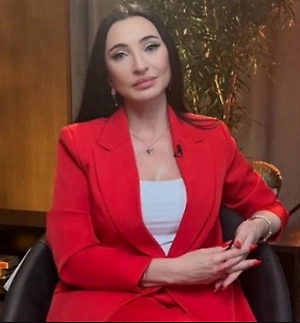 Как говорится, рыбак рыбака видит издалека: такие истории привлекают, потому что зрители либо сами сталкивались с подобными ситуациями, либо наблюдали их в окружении.