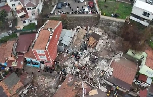 В Стамбуле из-под завалов спасли восьмерых пострадавших при взрыве газа