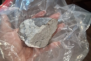 Фрагмент метеорита пробил крышу дома в Хьюстоне