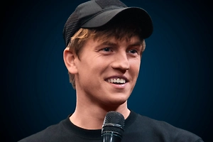 В Апатитах отменили два концерта комика Алексея Щербакова