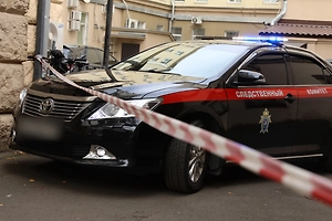 Подростки нашли разложившийся труп у школы в Петербурге