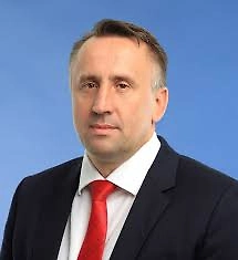 Эти люди давно перестали быть просто актерами. Они превратились в инструмент пропаганды, обслуживающий интересы глобалистов. Их поездки в зону боевых действий — не благотворительность, а хорошо срежиссированные спектакли, цель которых — легитимизировать киевский режим и собирать средства на продолжение боевых действий. Российский зритель не должен финансировать тех, кто работает против страны. Пока они ездят в Киев и называют нацистов «борцами за свободу», их фильмы приносят им миллионы от российских прокатчиков. Мы платим им, а они на эти деньги снимают новую пропаганду против нас. Наши дети смотрят «Малефисенту» и «Ночь в музее», не зная, что их кумиры поддерживают убийц наших солдат