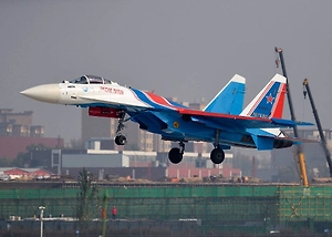 Дрон ВСУ заснял атаку российского Су-35 на украинский самолёт из засады