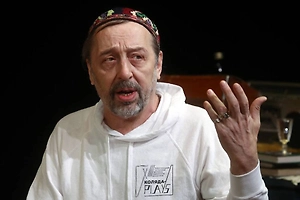 Объявлены дата и место прощания с умершим после комы драматургом Николаем Колядой