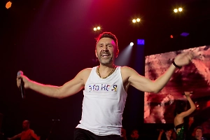 Шнуров на концерте снял порчу с Байкала для очищения от «лизунов»