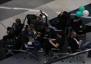 «‎Чудом выжившим» у бассейна русским туристам иронично просят дать орден «‎за оборону Дубая»