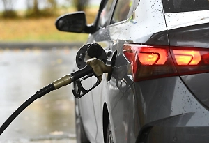 Во Франции цена на дизель приблизилась к €2,2 и обновила максимум с 1985 года
