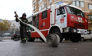 У Строгинского моста вспыхнули три яхты в клубе «Алые паруса»