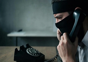 Убийство из 90-х: Отпечаток на телефонной трубке привёл к аресту преступника спустя 35 лет