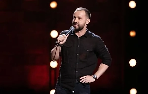 Сбежавший из РФ комик Белый* пошутил о сложностях с врачами в Германии