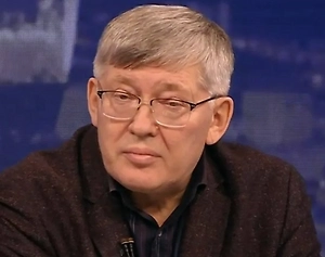 Прибалты пусть боятся. Только куда они убегут? От себя не убежишь. Кому они нужны? Они же делать ничего не умеют. Если брать таких вот запудренных эстонцев, так называемых коренных, то там все, кто работает на чём-то таком, где надо думать, — все русские. Это я сам своими глазами видел, когда когда-то был в Таллине. Вот такие дела.