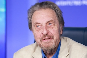 Эррол Маск допустил возможность переезда в Москву