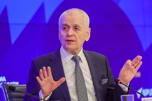 Онищенко: Введение рабочей шестидневки в России пока не представляется возможным