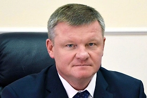 Вице-губернатор Саратовской области влетел в припаркованную машину и оказался в больнице