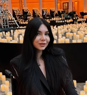 Всю нашу прогулку мы просто общались — без подкатов, без личных вопросов, без всего того, что обычно бывает на свиданиях. Я поняла, что у Рамиля нет на меня никаких видов, немного выдохнула, расслабилась. И это было просто нейтральное, спокойное и приятное общение.