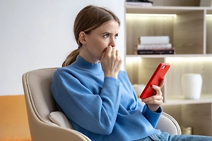 Россиянам объяснили, как защитить телефон от шпионских программ и слива данных