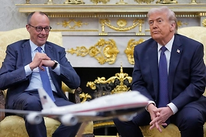 Мерц принёс на встречу с Трампом в Белом доме карту Украины